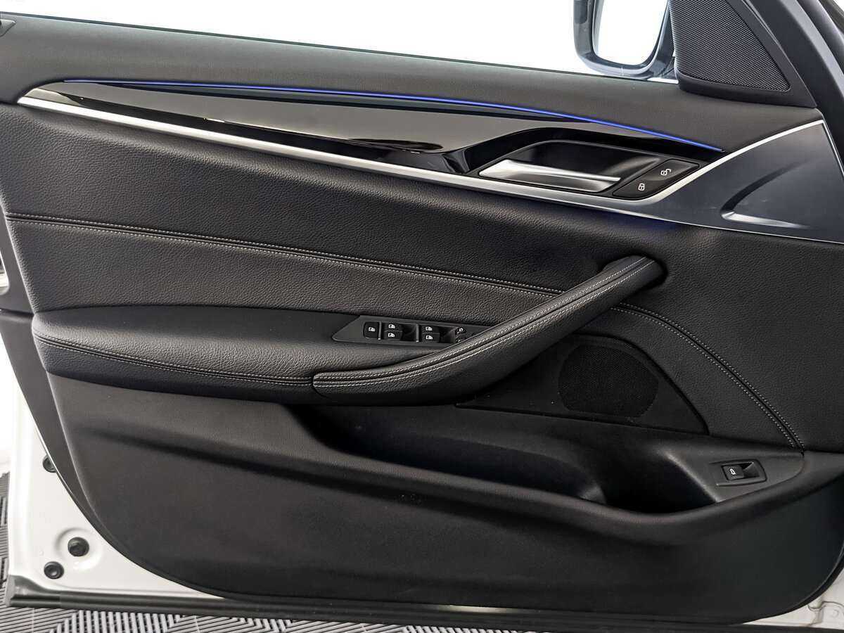 Купить БМВ 5 серии, 2017, 141 423 км.. Фото: #14