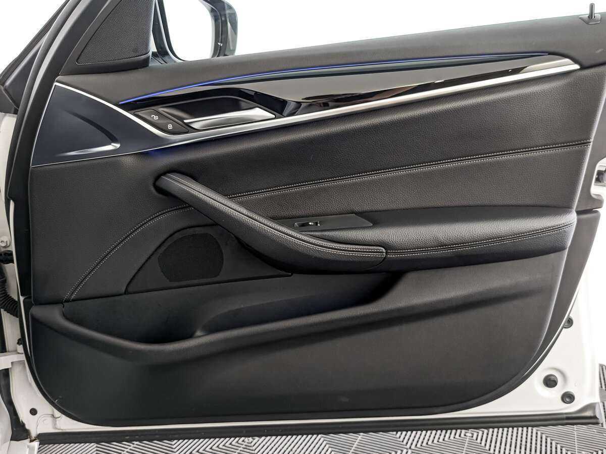 Купить БМВ 5 серии, 2017, 141 423 км.. Фото: #19