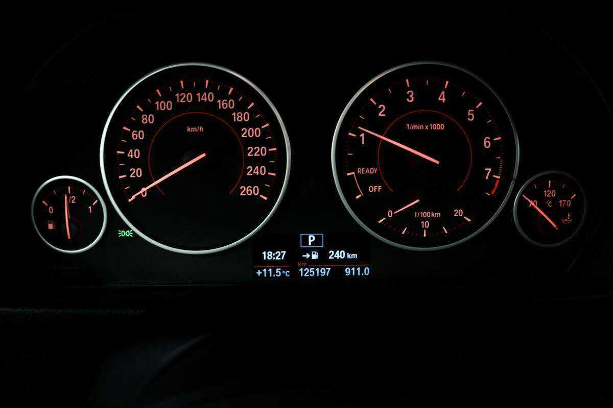 Купить БМВ 3 серии, 2017, 125 196 км.. Фото: #9