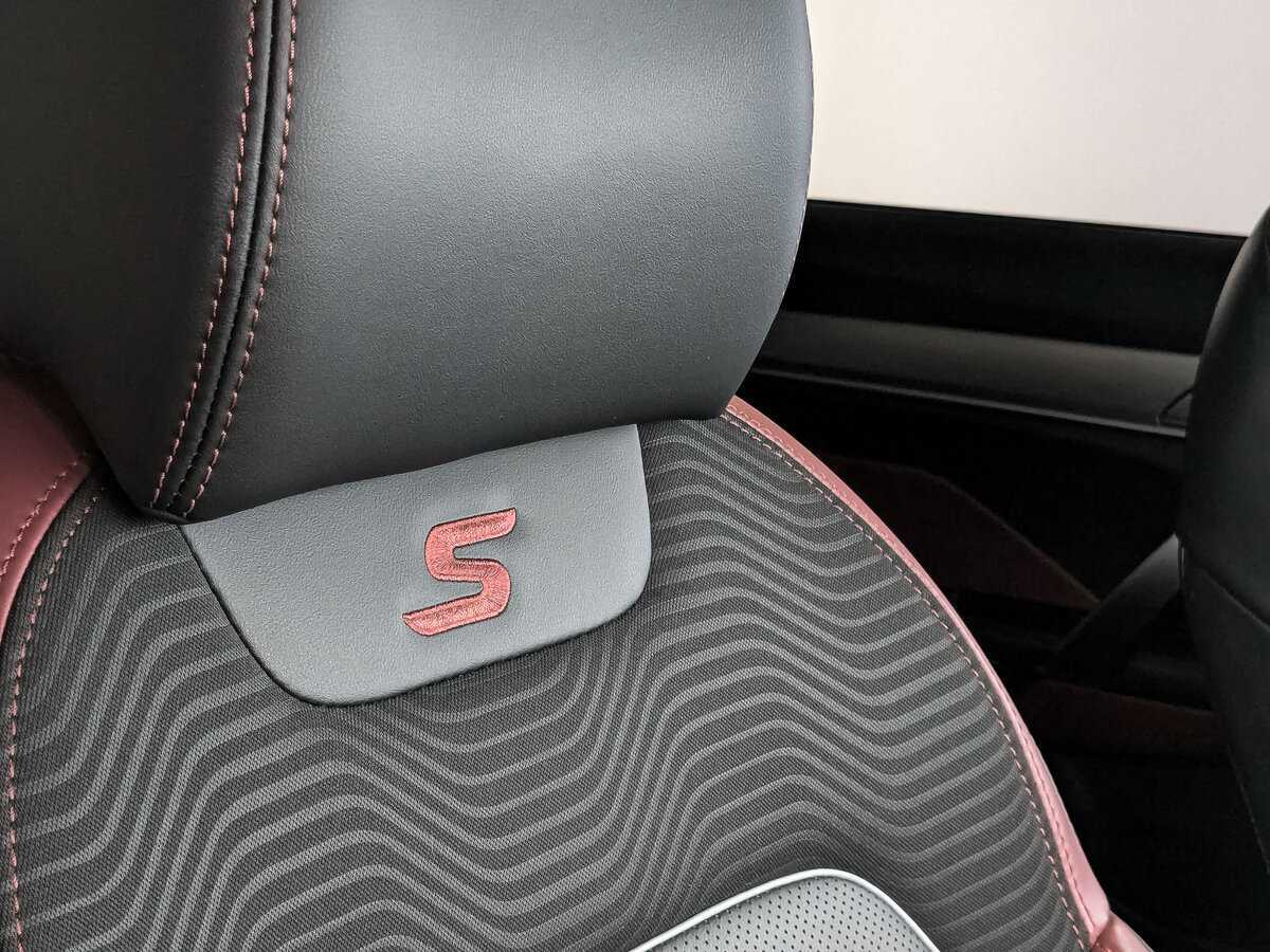 Купить Джили Кулрэй, 2021, 71 492 км.. Фото: #21