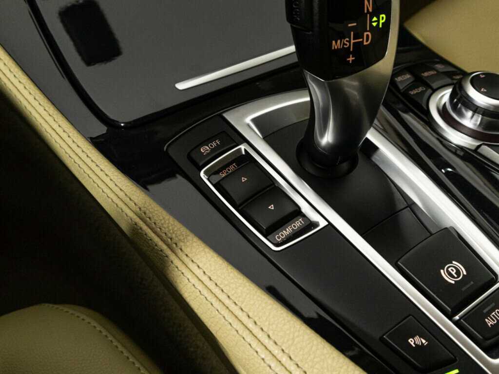 Купить БМВ 5 серии, 2014, 124 174 км.. Фото: #19